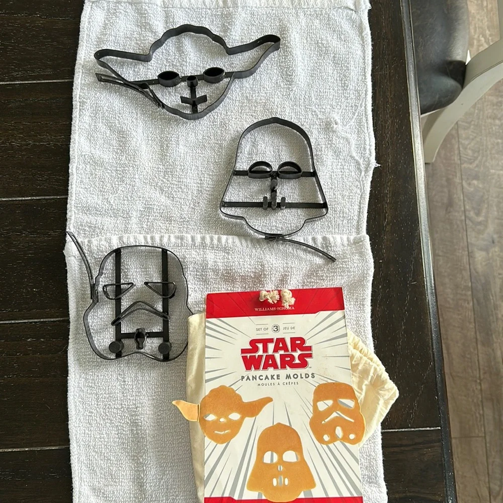 Williams Sonoma Star Wars Pancake Molds